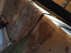 Leaking duct